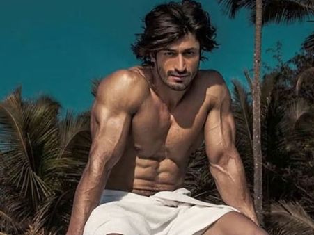 Happy Birthday Vidyut Jammwal: Bollywood's New Age Action Hero!