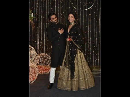 Deepika & Ranveer’s Hot Entry To Priyanka-Nick Reception! Pictures!