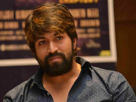 SHOCKING! Yash’s Fan Tries Committing Suicide; Actor Comes To Hospital To See Him