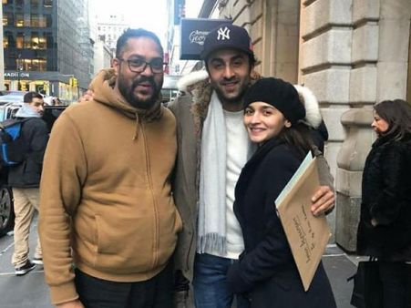 Lovebirds Ranbir Kapoor & Alia Bhatt Hang Out Together In New York & Their Pics Are 'Aww'some!