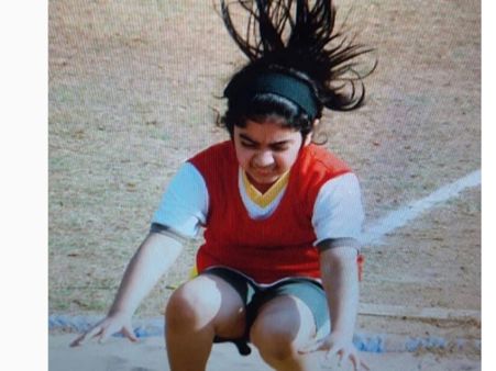 Janhvi Kapoor Posts Throwback Pic Of Sister Khushi Kapoor: ‘Jumps Into 2019’