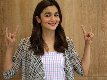 Alia Bhatt Pays Double The Amount For A Posh Apartment In Juhu, The Price Is Jaw-dropping!