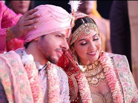 Newlyweds Neeti Mohan And Nihar Pandya’s Wedding Pictures Will Mesmerize You: INSIDE PICS