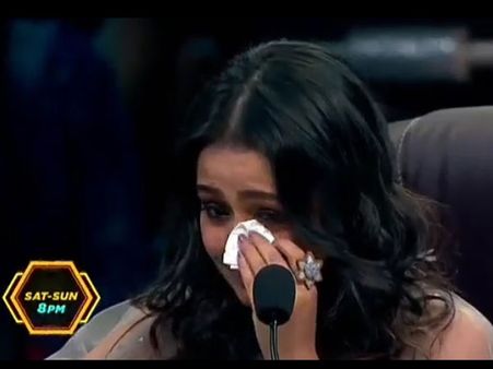 Post Break-up, Neha Kakkar Breaks Down On Super Dancer 3 Sets; Says ‘I Won’t Fall In Love Again’!