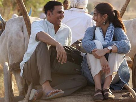Akshay Kumar, Twinkle Khanna And Sonam Kapoor Celebrate One Year Of Padman In THIS Way!