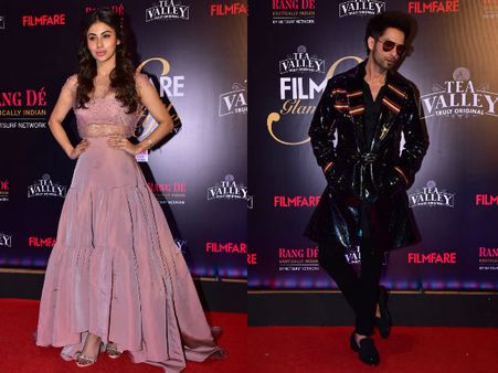 Shahid Kapoor Goes All Black At The Filmfare Glamour And Style Awards; Mouni Roy Looks Beautiful!