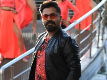 Vantha Rajavathaan Varuven Movie Review: Meant Strictly For STR Fans