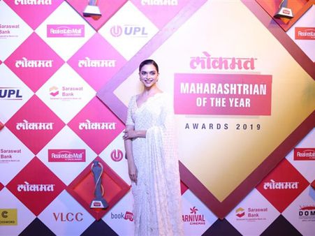 See Pictures! Deepika Padukone Is A Vision In White At The Lokmat Maharashtrian Of The Year Awards