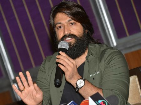 Is Yash's Life At Risk Following The Supari Issue? Comments On Industry People Threatening Him!