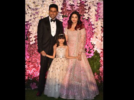 Akash Ambani's Reception: Aishwarya Rai Bachchan Lets Aaradhya Steal The Thunder In The Cutest Way