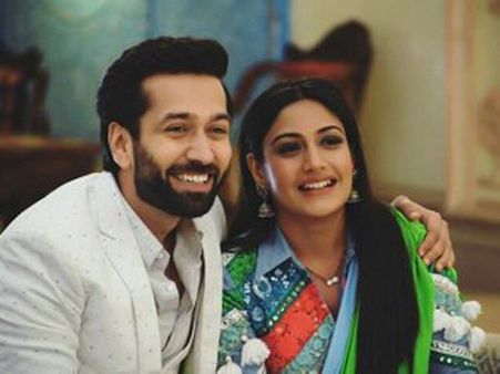 #ShivikaKaIshqbaaaz: As Ishqbaaz Ends, Fans Remember Nakuul Mehta-Surbhi Chandna!