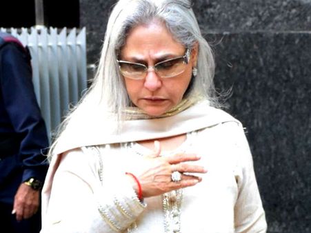 Please Be Cool Like Aishwarya Rai! Jaya Bachchan Gets SLAMMED; Caught Getting Angry On Camera Again