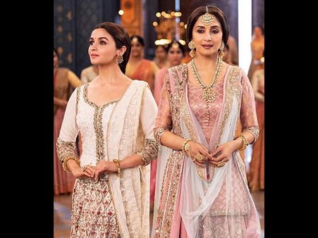Alia Bhatt Feels Lucky She Had No Dance-off With Madhuri Dixit In Kalank Song 'Ghar More Pardesiya'!