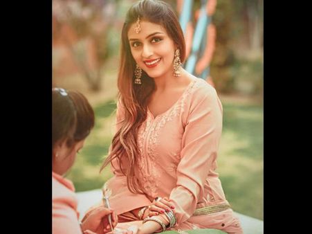 Bollywood Actress Aarti Chabria Engaged In A Private Ceremony, Likely To Get Married In April