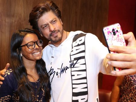Shahrukh Khan’s Meer Foundation Organizes Corrective Surgeries For Acid Attack Survivors