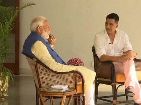 PM Modi COMPLAINTS To Akshay Kumar: Twinkle Ji Ka Poora Gussa Mujhpe Nikal Jaata Hai Twitter Pe