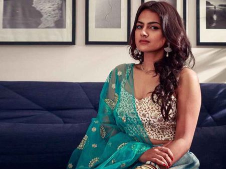 Exclusive: Nani Is An Extremely Dedicated And Versatile Performer, Says Jersey Star Shraddha Srinath