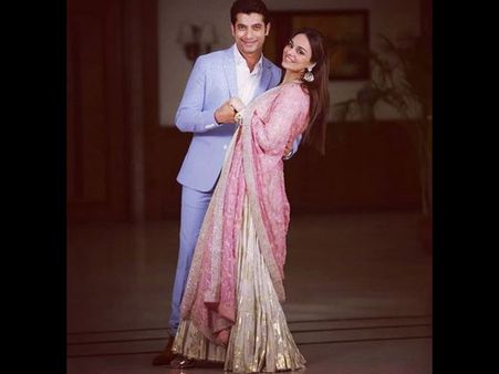 Ssharad Malhotra-Ripci’s Roka Picture Out; Sharad Friends Tease Him If He Will Be A Runaway Groom!