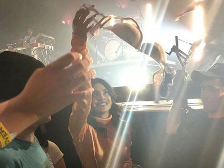 A Fan Threw Her Bra At Nick Jonas In Front Of Priyanka Chopra & Her Reaction Is UNEXPECTED!