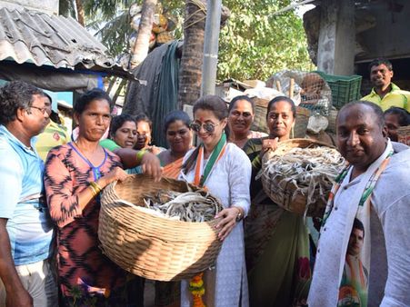 Lok Sabha Elections 2019: Urmila Matondkar Says 'I Stand To Represent Everyone'