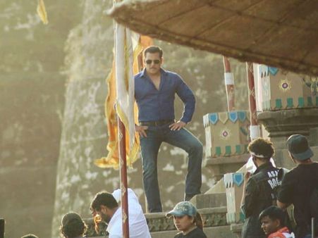SHIVLING ROW: Did Salman Khan HURT Religious Sentiments At Dabangg 3 Sets? Issues Clarifications!