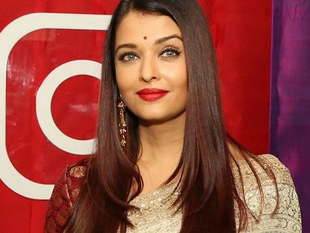 Aishwarya Rai Bachchan MIFFED With Amitabh Bachchan & THIS Actor Is To Be Blamed!