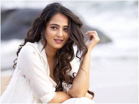 Anushka Shetty To Reveal Some Secrets Through An Upcoming Book?