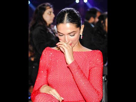 Chhapaak: Deepika Padukone BROKE DOWN On The First Day Of The Shoot!