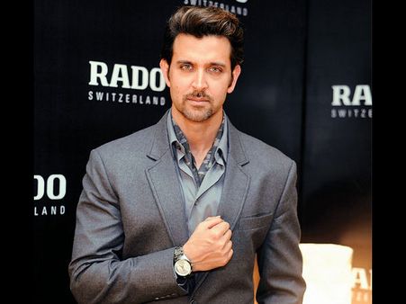 Hrithik Roshan Film Extras Roam On Mumbai Streets Dressed As Terrorists; Get Booked By Cops!
