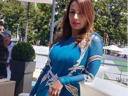 Not Just Hina Khan, Even Kashmera Shah Made Her Cannes Debut; Looked Stunning In Blue!