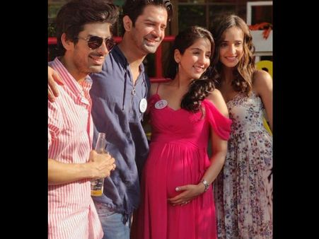Barun Sobti & Pashmeen Manchanda Expecting First Baby; Sanaya Irani Wishes The Couple!
