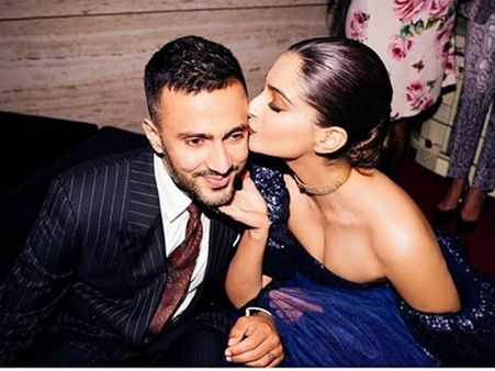 Sonam Kapoor's Hubby Anand Ahuja Bares His Heart On Their First Wedding Anniversary!