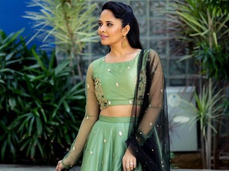 Anasuya Bharadwaj To Leave Jabardasth Show Due To This Reason?