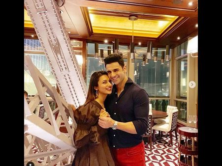 Divyanka Tripathi CONFIRMS Hosting Grand Premiere Of Nach Baliye 9 With Vivek Dahiya!