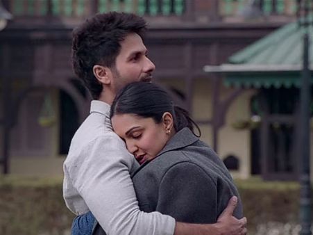 Kabir Singh Song 'Mere Sohneya': Shahid Kapoor & Kiara Advani's Sweet Romance Is All Things Cute!