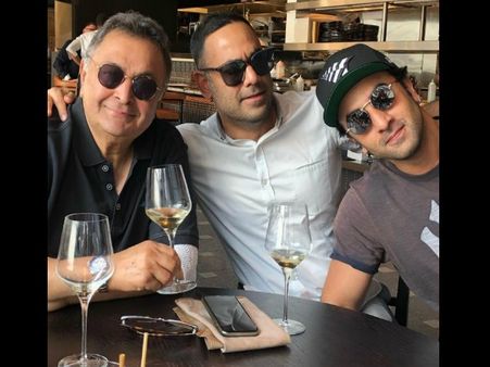 Ranbir Kapoor, Rishi Kapoor & Bharat Sahni Are Neetu Kapoor's 'Super Men' [SEE PICTURE]