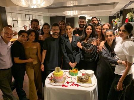 INSIDE PHOTOS: Sonam Kapoor's 'Phenomenal' Birthday Party Was All About Fam-jam & Fun!