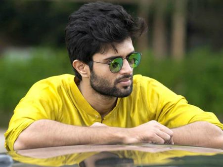 Dear Comrade Debacle: Young Star's Old Tweet Haunts Vijay Deverakonda Fans