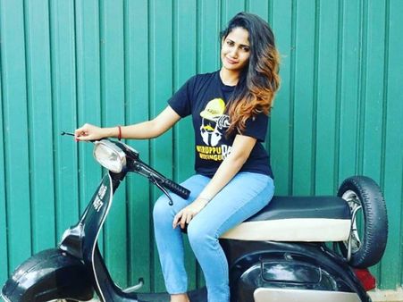 Losliya Is A Divorcee? Shocking Claims About Bigg Boss Tamil 3 Contestant Goes Viral!