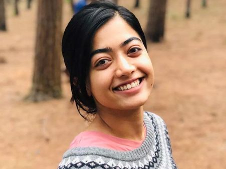 Rashmika Mandanna Reveals That She Had A BAD FIGHT With Her Family To Work In Dear Comrade!