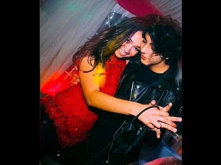 Shahrukh Khan's Son Aryan Khan Hangs Out With A Mystery Girl; Their Pics Take The Internet By Storm!