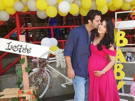 Iss Pyaar Ko Kya Naam Doon's Barun Sobti & Pashmeen Welcome Baby Girl; Actor Reveals Baby's Name!