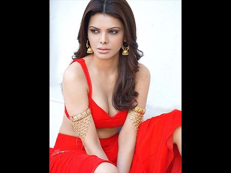 Sherlyn Chopra Releases Awesome Mausam Music Video; Leaves Fans Asking For More With Her NSFW Moves