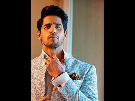 Love Or Arranged Marriage For Sidharth Malhotra? This Is What The Actor Says!