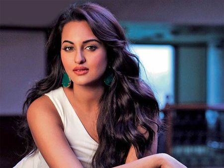 Sonakshi Sinha Booked For Cheating; UP Police Visit Her Mumbai House For Inquiry!