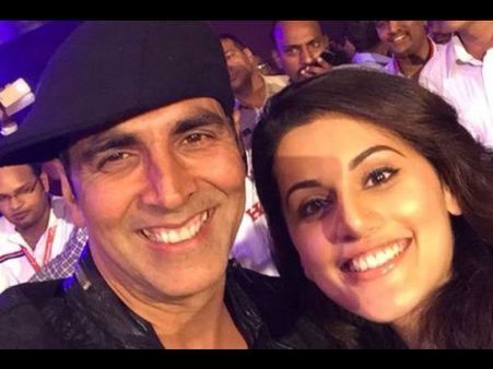 Taapsee Pannu Talks About Her On-Set Equation With Akshay Kumar In Mission Mangal