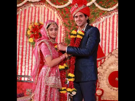 Ashi Singh Was In Tears When Told Of Yeh Un Dinon Ki Baat Hai’s End; Randeep Rai Shocked!