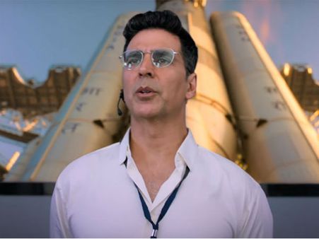 Akshay Kumar's Witty Response To Phone Call During Mission Mangal Promotions Will Leave You Amused