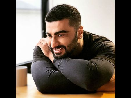 Troll Said 'Hate You' To Arjun Kapoor On His Photo Clicked By Malaika Arora; Here's How He Reacted