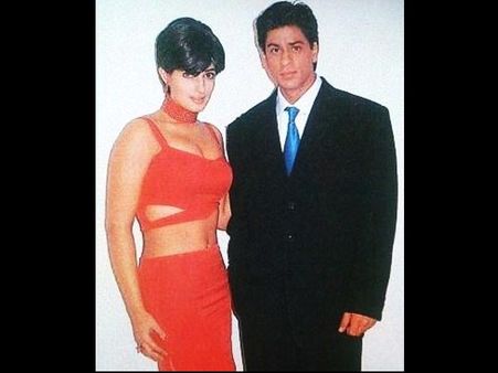 Twinkle Khanna ROASTS A 20-Year-Old Review Of SRK's 'Baadshah': I Still Have That Fine Navel